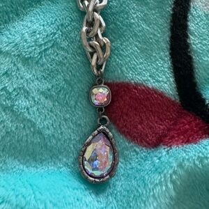 Elegant Silverish and Iridescent Pendant Necklace giddy up glamour nwt